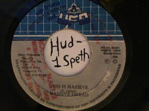 Hud-2 vinyl photos 4463