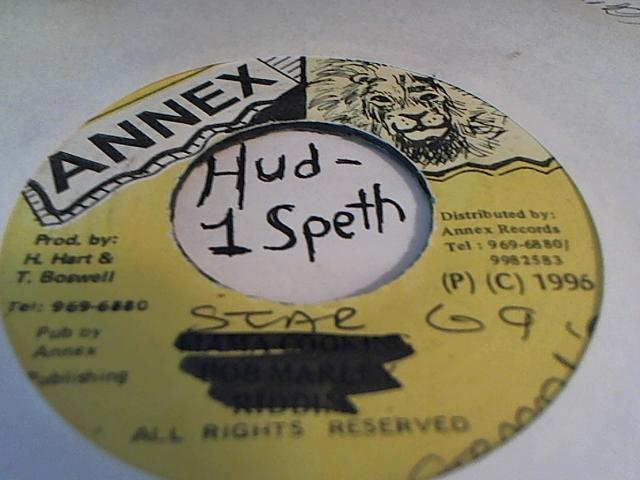 Hud-2 vinyl photos 133