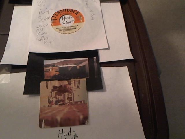 Hud-2 vinyl photos 276