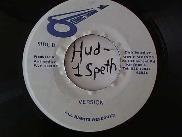 Hud-2 vinyl photos 680