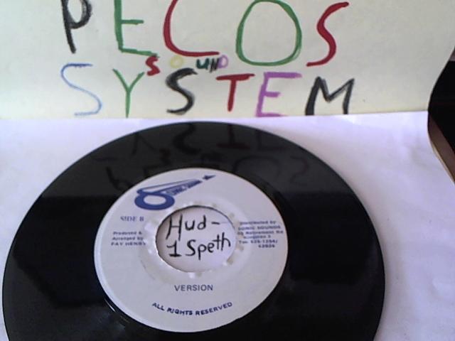 Hud-2 vinyl photos 682