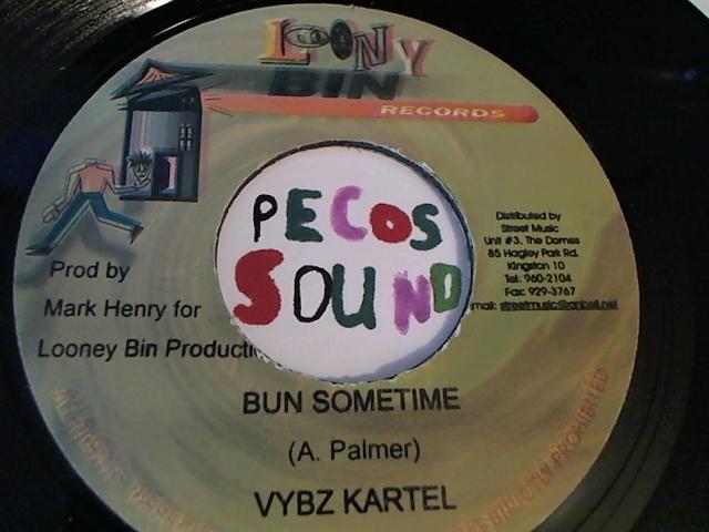 hud-2-vinyl-photos-3113